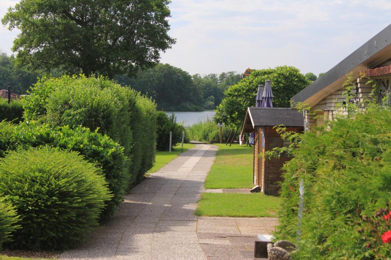 Moderne Und Helle Ferienwohnung Am Ploener See Bosau エクステリア 写真