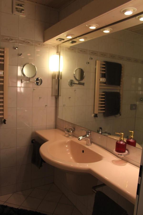 Moderne Und Helle Ferienwohnung Am Ploener See Bosau エクステリア 写真